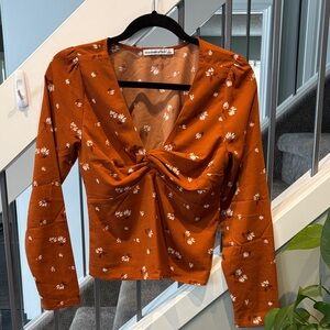 ABERCROMBIE & FITCH Floral Top in Rust Brown